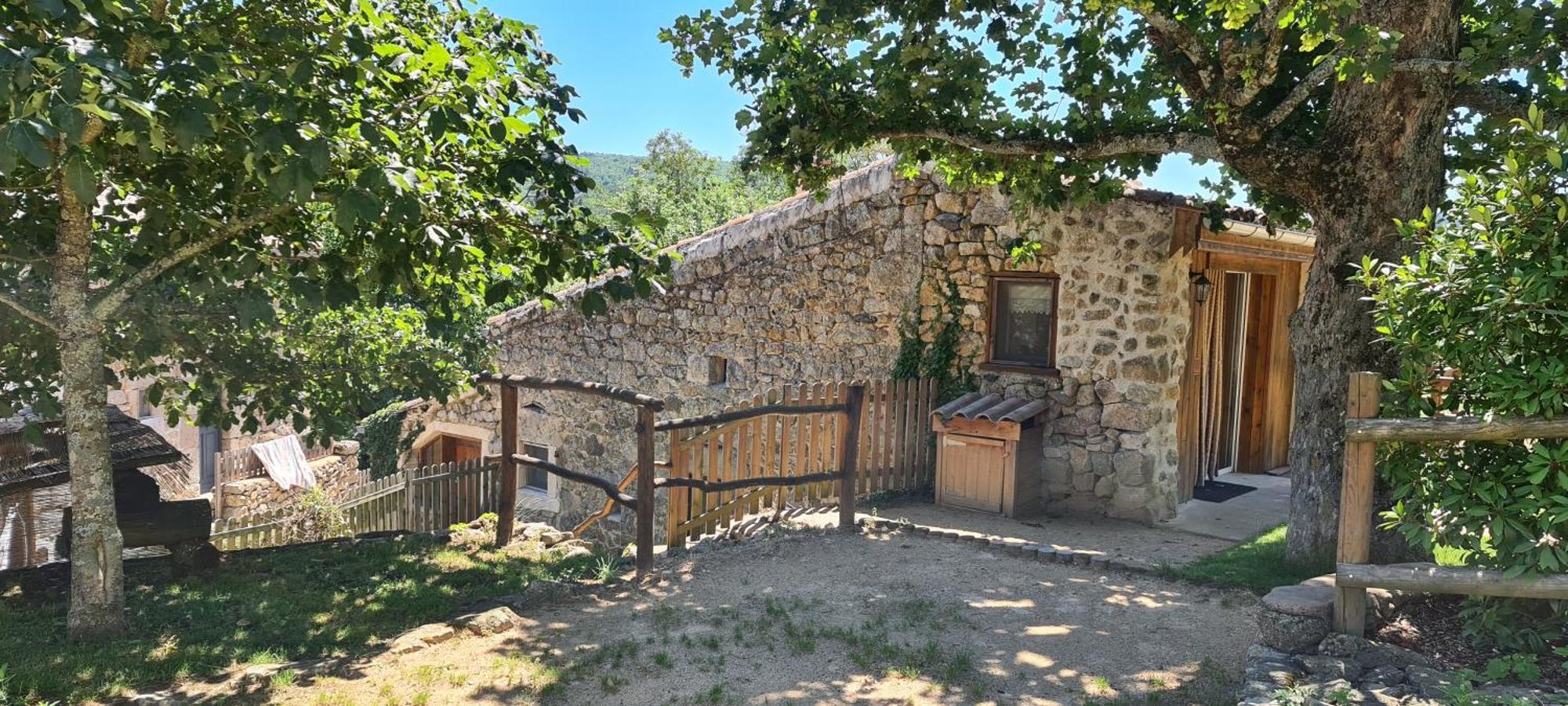 Gites Domaine De Silhac Ardeche Bagian luar foto